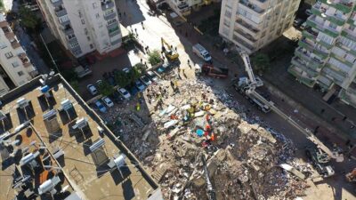 96 kişiye mezar olan apartmanın müteahhidine dava