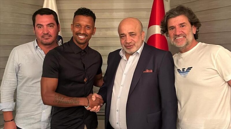 Adana Demirspor, Luis Nani'yi transfer etti.