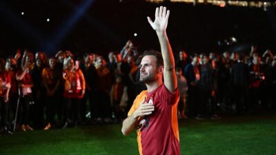 Juan Mata, Galatasaray’a veda etti