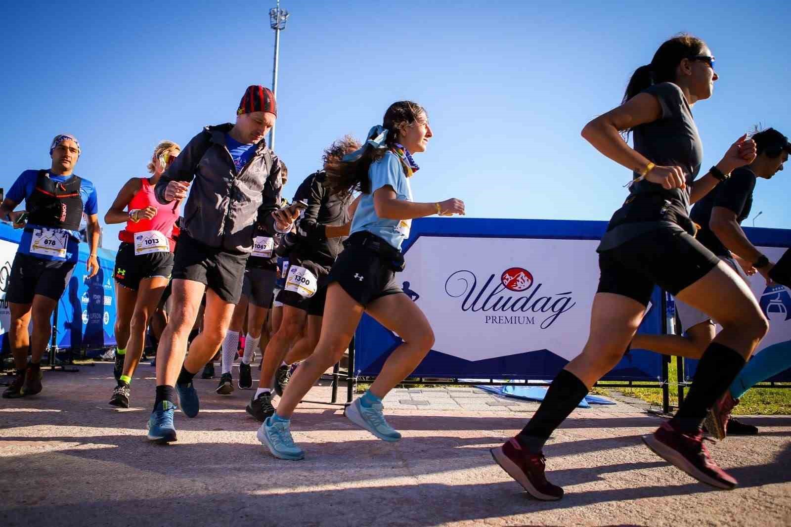 Uludağ’da 2 bin 200 koşucuyla ’Ultra Trail’ heyecanı Uludağ’da 2 bin 200 koşucuyla ’Ultra Trail’ heyecanı