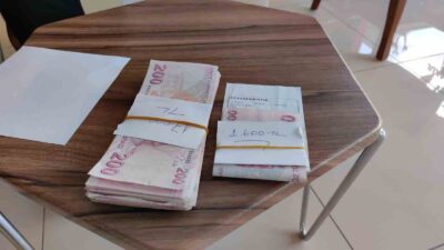 Bursa’da yaşlı kadının kaybettiği umre parasını eczacı buldu