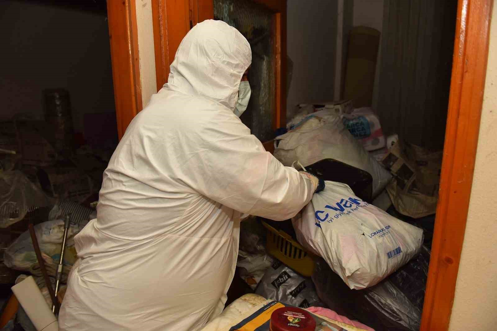 Bursa’da ‘çöp ev’ operasyonu