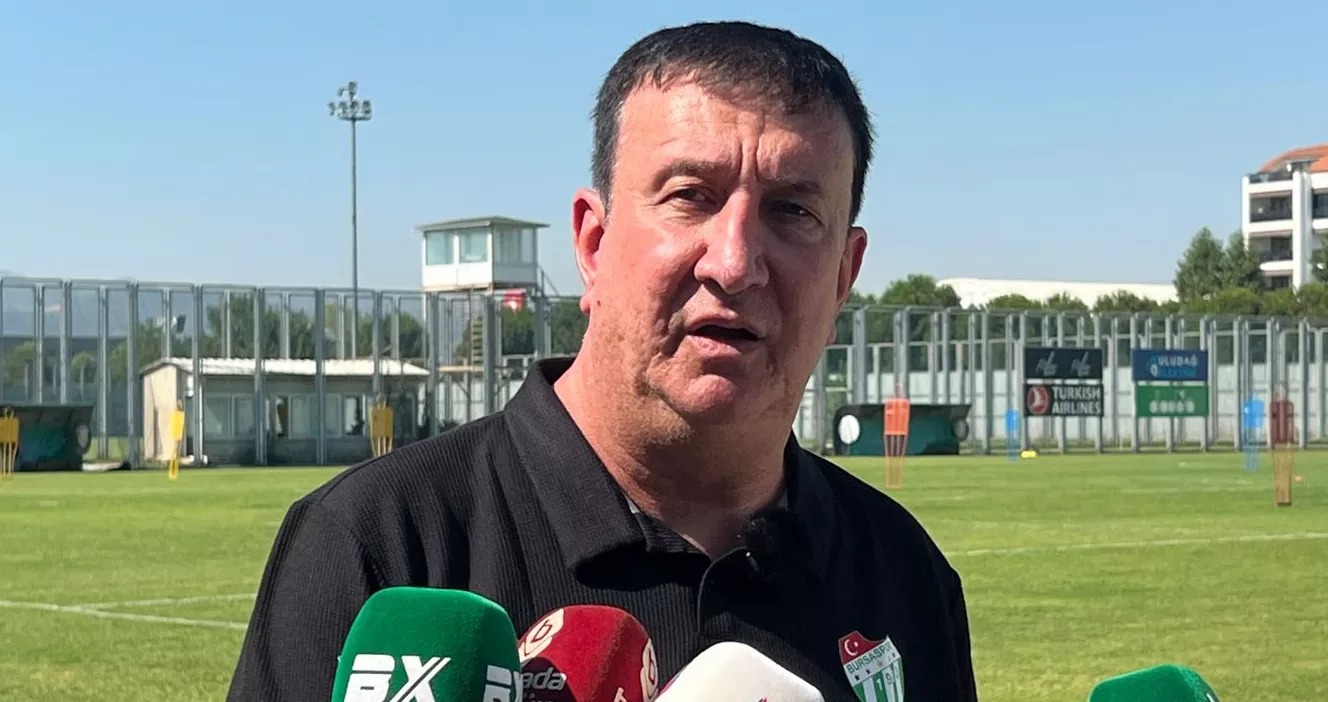 Bursaspor’un hocası Gündüz’den sert sözler; ‘Köpekler istedi diye atlar ölmez’