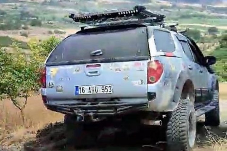 Bursa’da yangına off-road araçlarıyla müdahale
