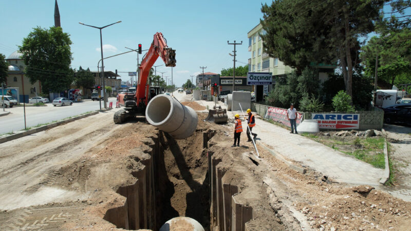 Bursa Büyükşehir Belediyesi tarafından Karacabey ilçesinde sürdürülen içme suyu, kanalizasyon