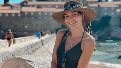 Bikinili tatil pozları!