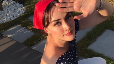 Diriliş Ertuğrul’un Halime Sultan’ı dekoltesiyle mest etti!