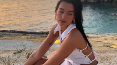 Mini şortlu haline beğeni yağdı…