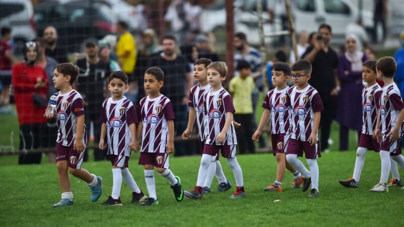 İnegölspor futbol okulunda 2. dönem başladı Bordo beyazlı kulübün altyapı tesislerinde 760 sporcunun katılımı ile başlayan