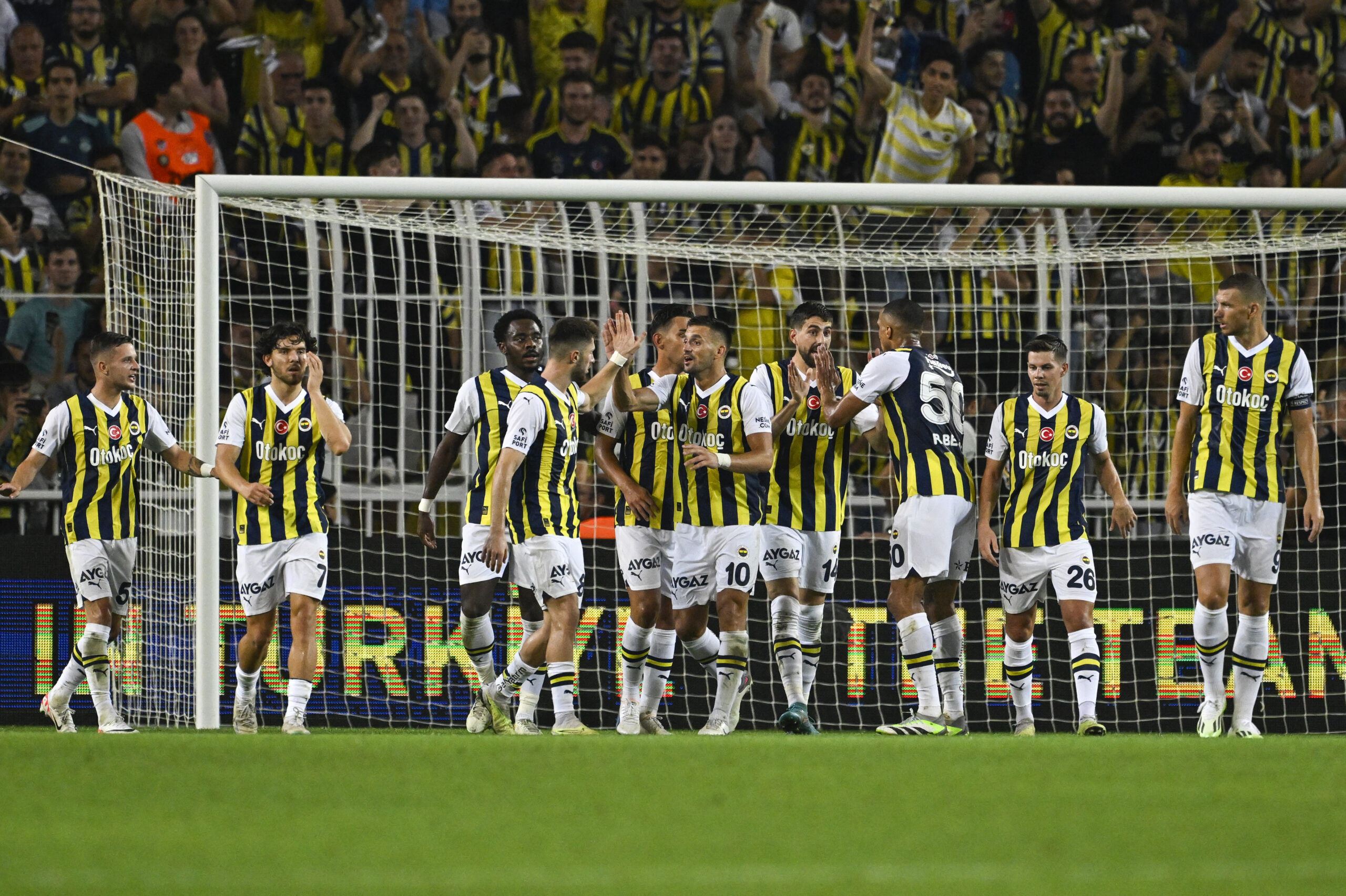 Avrupa’da tur gecesi! Türk takımlarının maçları saat kaçta hangi kanalda? Avrupa’da tur gecesi! Türk takımlarının maçları saat kaçta hangi kanalda?