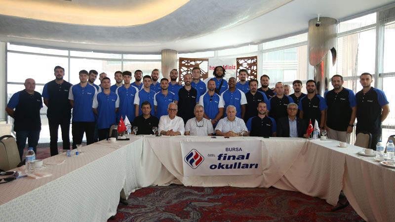 Bursa ekibi zirveyi hedefliyor Bursa basınıyla tanıtım toplantısında bir araya gelen Finalspor'da Başkan İhsan