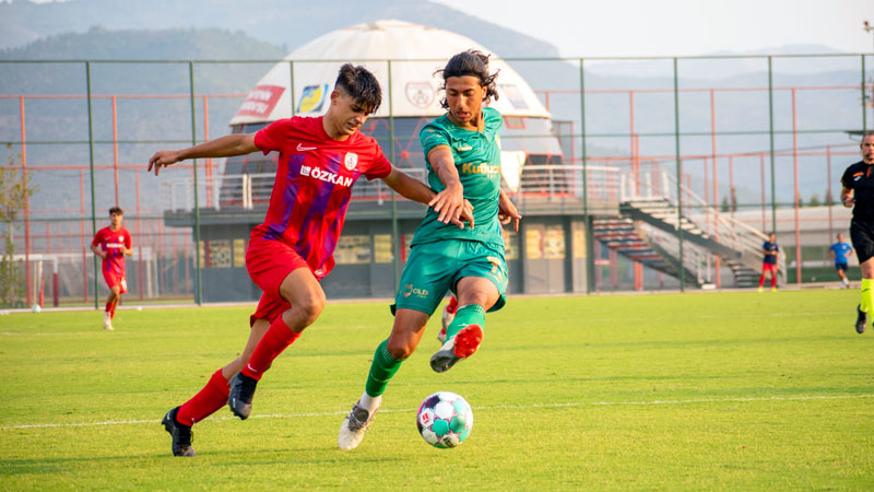 Bursaspor U17, İzmir’den puanla döndü Bursaspor U17, İzmir’den puanla döndü