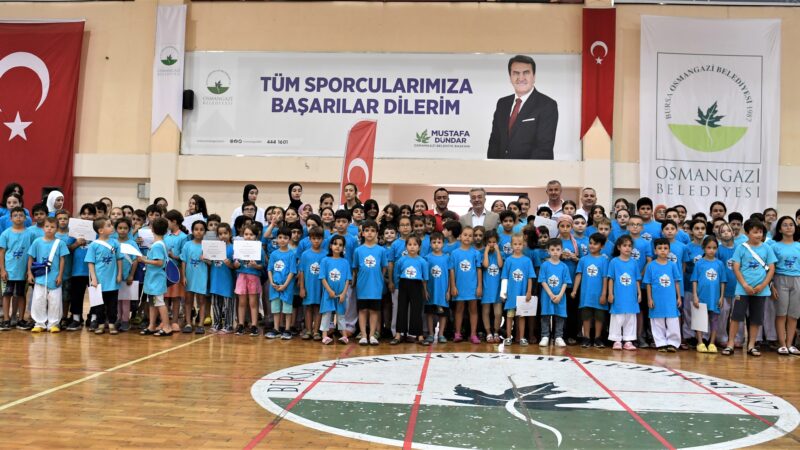 Geleceğin şampiyonları Osmangazi’de yetişiyor Osmangazi Belediyesi’nin düzenlediği yaz spor okullarında ücretsiz düzenlenen kurslarda eğitim