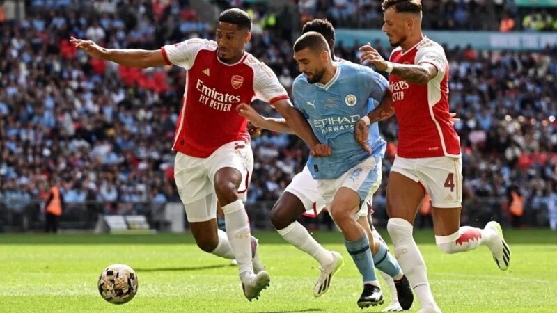 İngiltere Süper Kupa’yı Arsenal kazandı İngiltere Süper Kupa'da (FA Community Shield) Arsenal, normal süresi 1-1