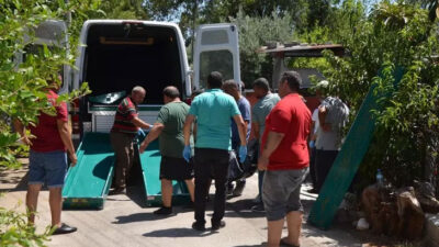 Yemek masasında dehşet! Bahçeye giren komşuları korkunç manzarayla karşılaştı