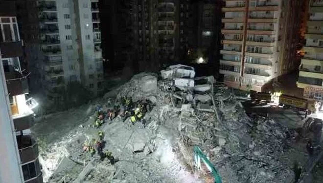 42 kişiye mezar olan apartmanın betonu “standart dışı” çıktı 42 kişiye mezar olan apartmanın betonu “standart dışı” çıktı