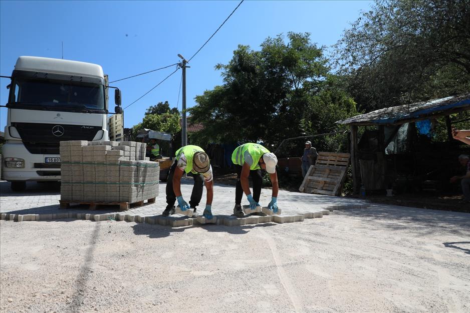 Olukman mahallesinin sokakları parke taşla kaplanıyor Olukman mahallesinin sokakları parke taşla kaplanıyor