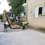 İnegöl’de kırsal mahallelerde sokaklar parke taşla kaplanıyor