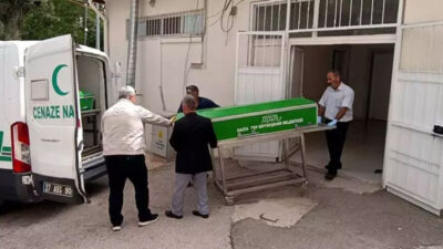 Traktör duvarı yıktı, dede ve torun altında kalarak can verdi