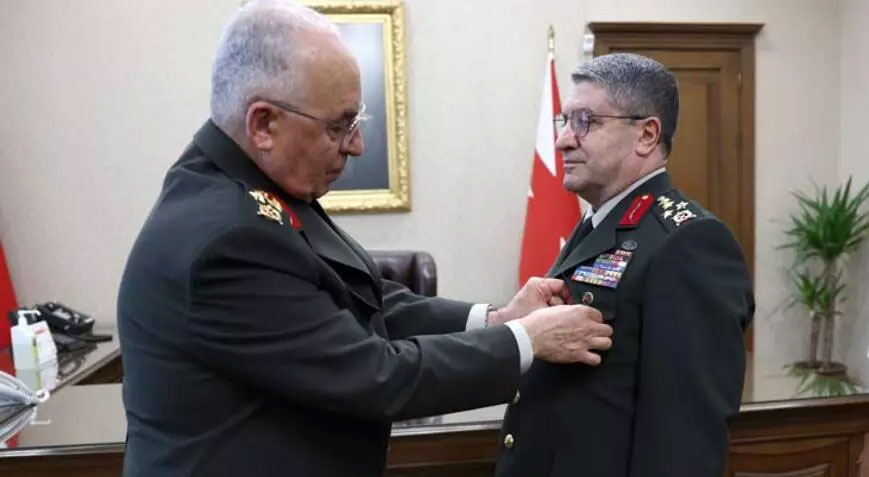 MSB paylaştı! Kara Kuvvetleri Komutanlığı’nda devir-teslim gerçekleşti MSB paylaştı! Kara Kuvvetleri Komutanlığı’nda devir-teslim gerçekleşti