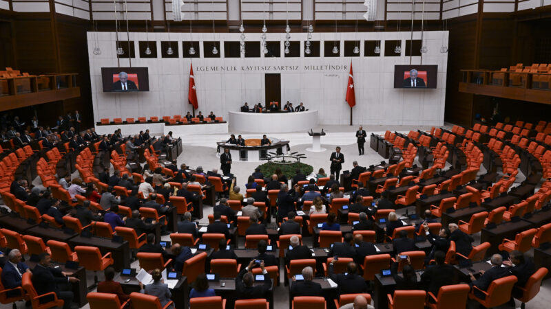 TBMM’den İsveç’e NATO vizesi İsveç'in NATO'ya katılım protokolü Meclis Genel Kurulu’nda kabul edildi. 346