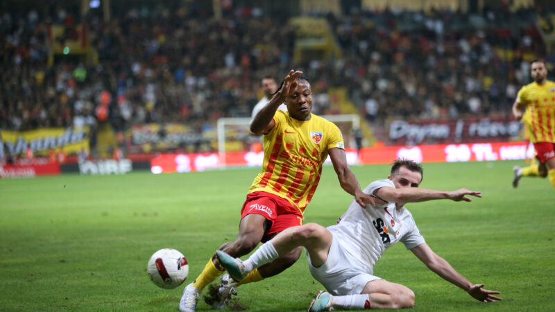 Som şampiyon Galatasaray kayıpla başladı! Süper Lig'in son şampiyonu Galatasaray, yeni sezonun ilk maçında Mondihome