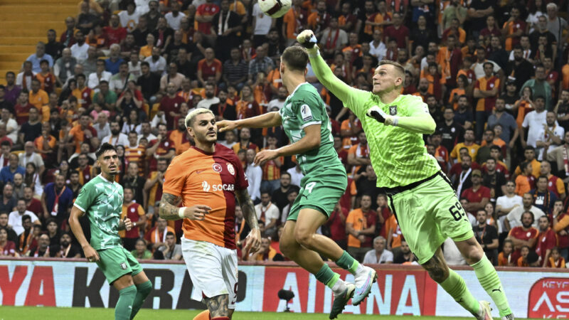 G.Saray Devler Ligi’nde turladı! İşte play-off’taki rakibi… UEFA Şampiyonlar Ligi'ndeki temsilcimiz Galatasaray, 3. ön eleme turu rövanşında
