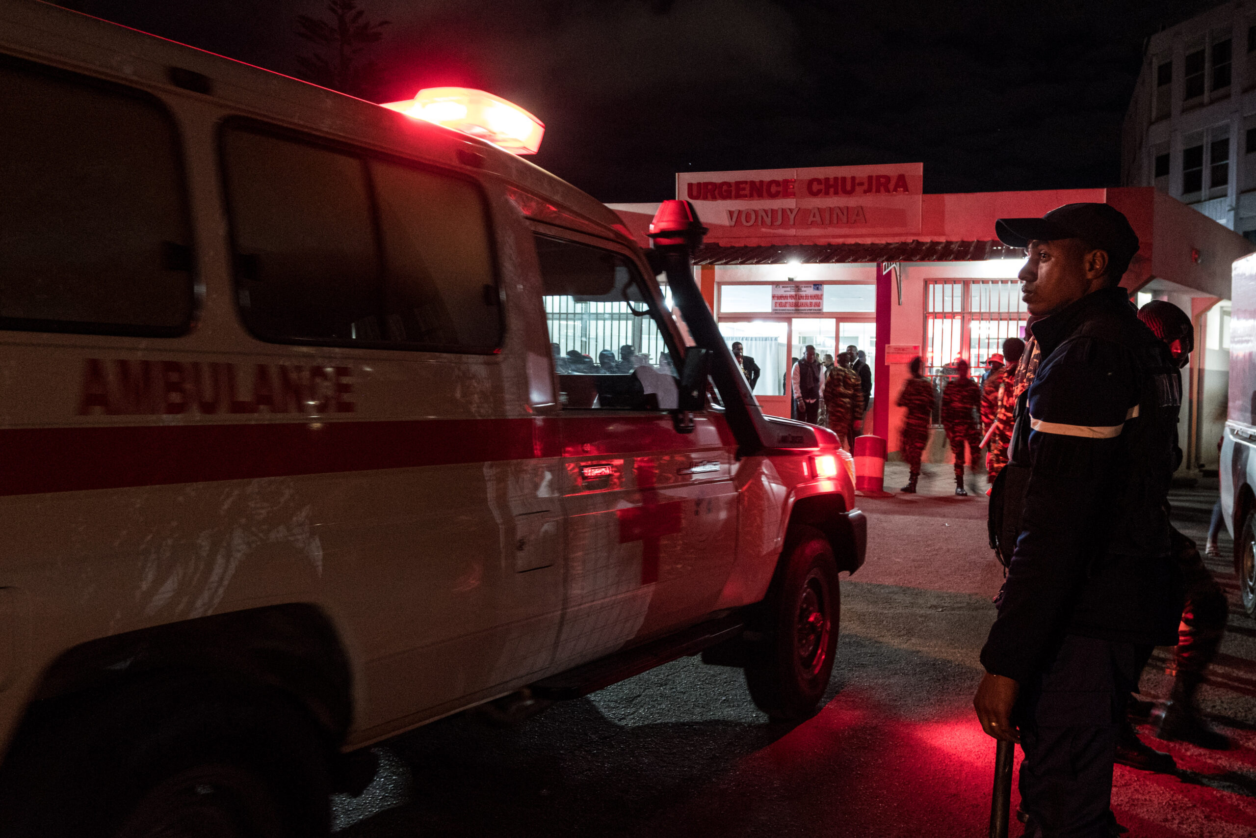 Açılış töreninde izdiham: En az 12 ölü, 80 yaralı Açılış töreninde izdiham: En az 12 ölü, 80 yaralı