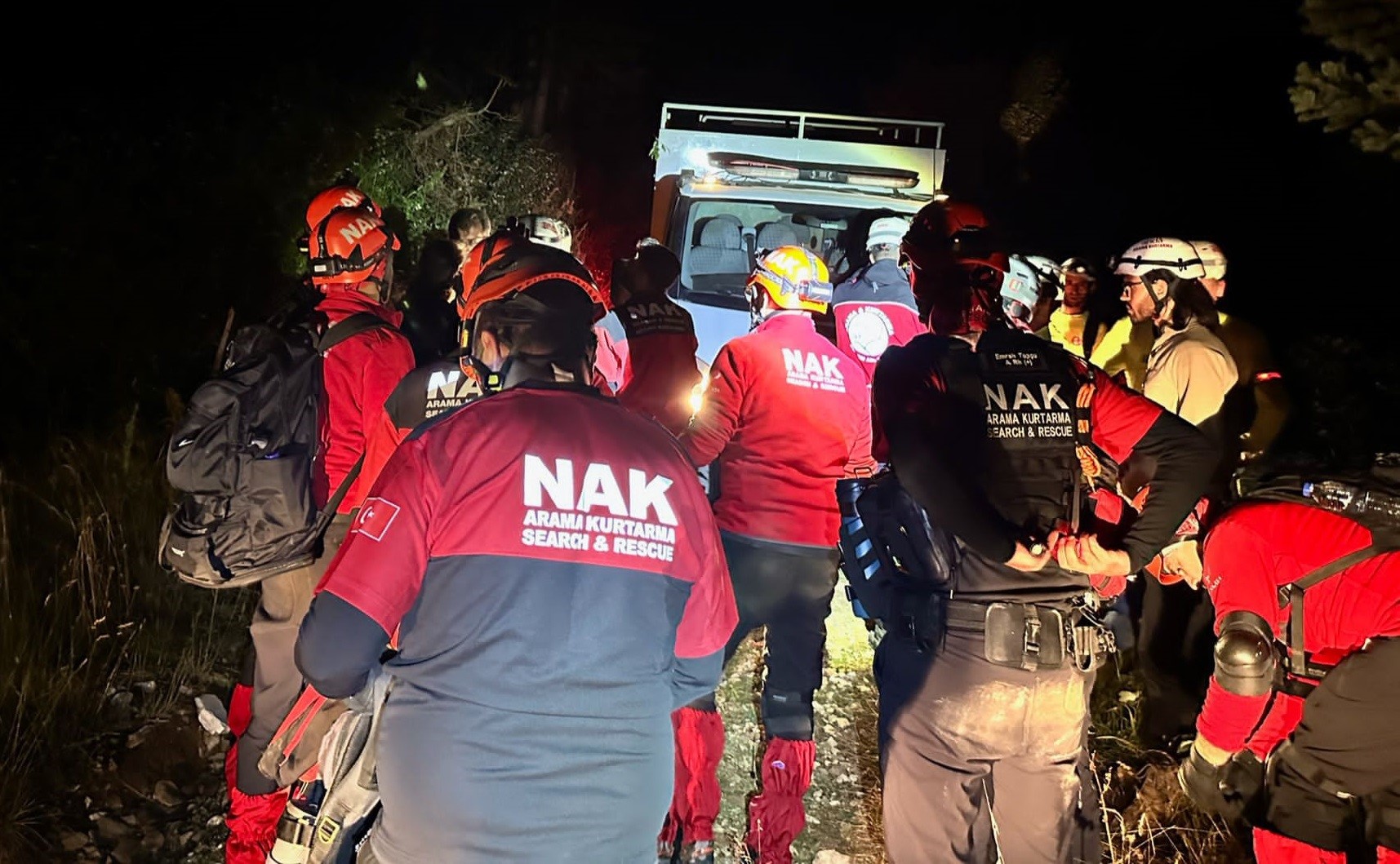 Bursa’da 20 metrelik dere yatağına düşen kişi kurtarıldı