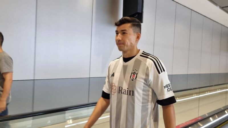 Beşiktaş, Bakhtiyar Zaynutdinov’un lisansını çıkardı Beşiktaş, transfer görüşmelerine başladığını açıkladığı Bakhtiyar Zaynutdinov'u 4 yıllığına kadrosuna