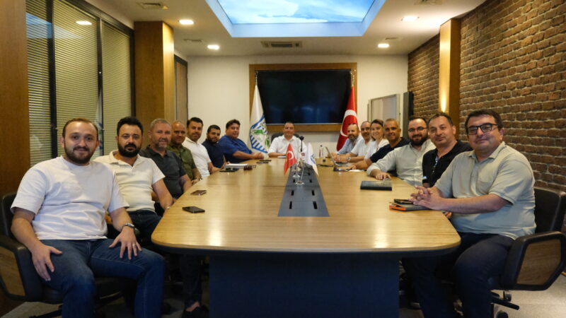 3.Lig’deki Bursa ekibine yeni başkan! Ekrem Senal Onusal Başkan oldu… Bursa Yıldırımspor'da gerçekleşen genel kurul sonrası Burak Selamet başkanlığa getirilirken,