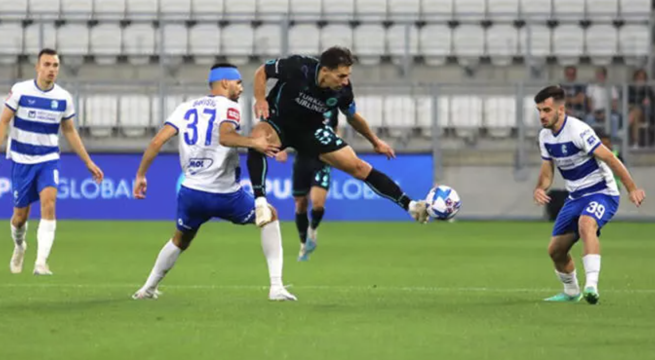 Adana Demirspor kaybetti ama play-off biletini kaptı!