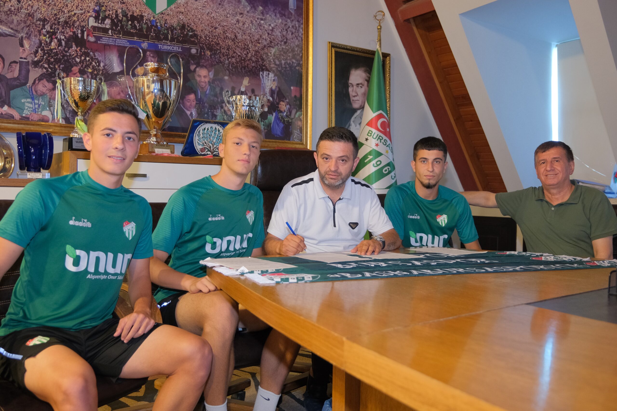 Bursaspor’da 3 transfer birden! Bursaspor’da 3 transfer birden!