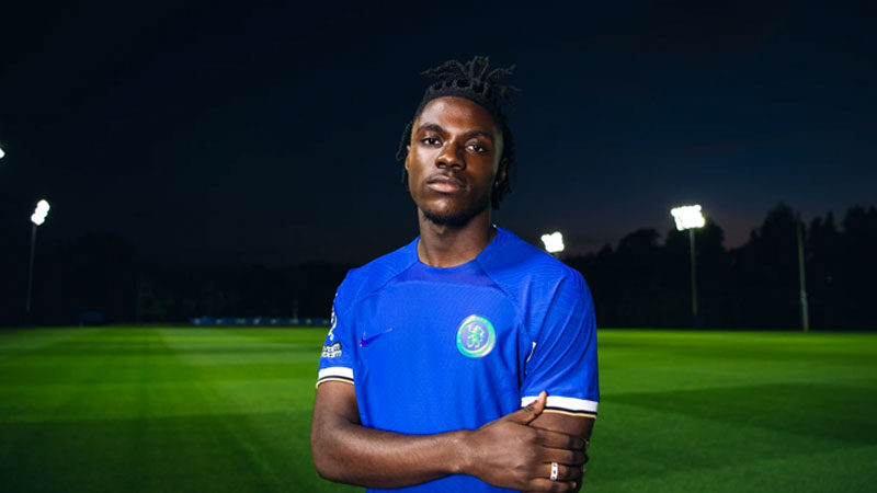 Chelsea, Liverpool'a bir transfer çalımı daha attı. Maviler, Moises Caicedo'nun