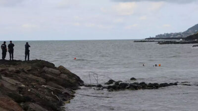 Denizde can pazarı! 6 kişilik aileden 1 kişi kayboldu, 5’i son anda kurtarıldı