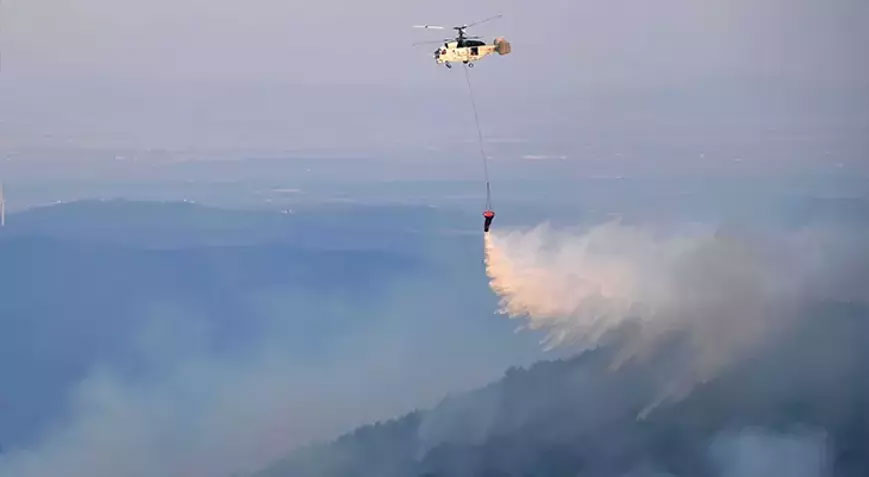 Yunanistan Avrupa Birliği tarihinin en büyük yangın felaketini yaşıyor Yunanistan Avrupa Birliği tarihinin en büyük yangın felaketini yaşıyor