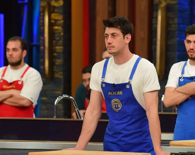 MasterChef Alican Sabunsoy’un sevgilisi ortaya çıktı! Güzelliğiyle kendine hayran bıraktı