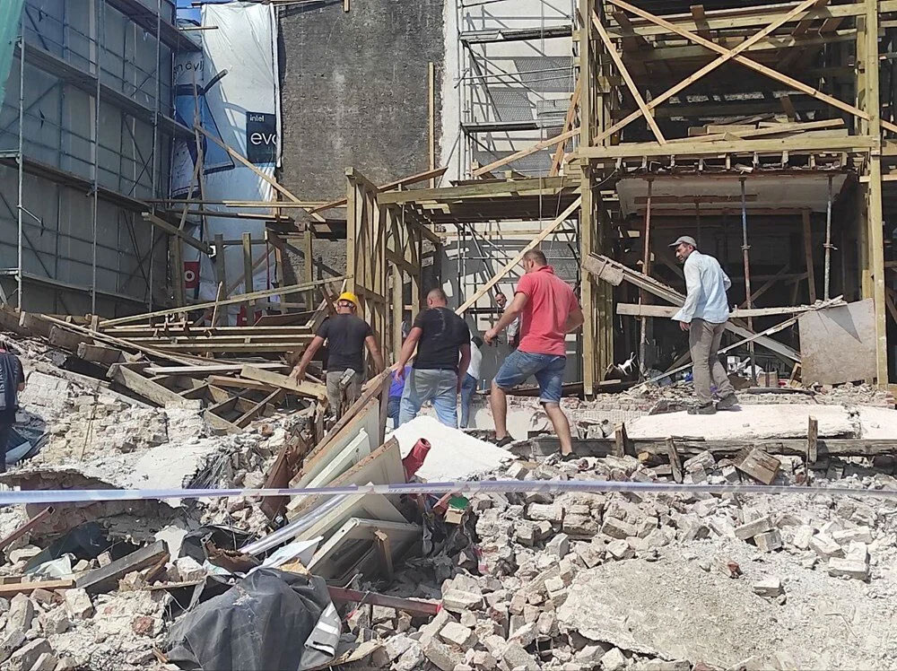 Beşiktaş’ta binada çökme! 22 yaşındaki stajyer göçük altında