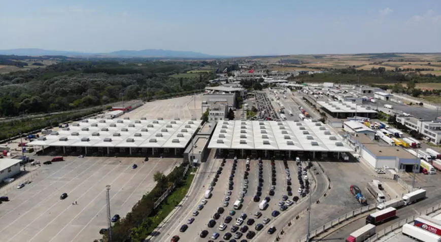 Gurbetçilerin sayısı zirveye ulaştı, 2 milyon kişi Türkiye’ye geldi Gurbetçilerin sayısı zirveye ulaştı, 2 milyon kişi Türkiye’ye geldi