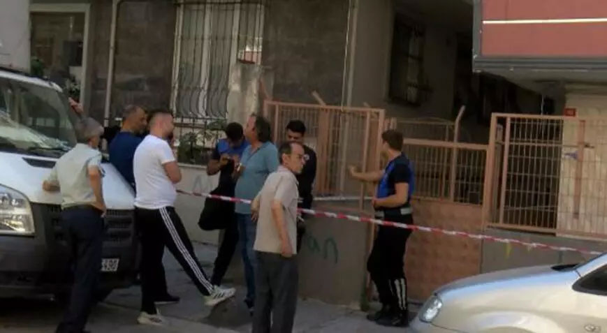 Temel kazısı sırasında kayma! 7 katlı bina tahliye edildi