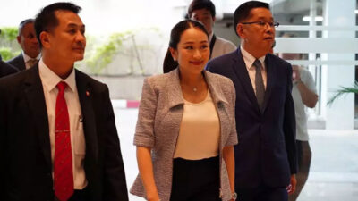 Sürgündeki Tayland başbakanı ülkesine dönemiyor