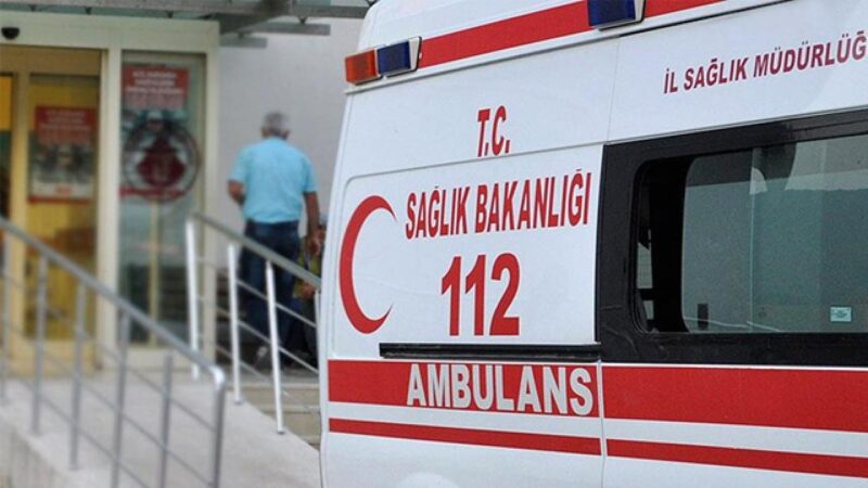 Bursa'nın İnegöl ilçesinde, bardaktaki kimyasal temizleyici maddeyi su sanarak içen