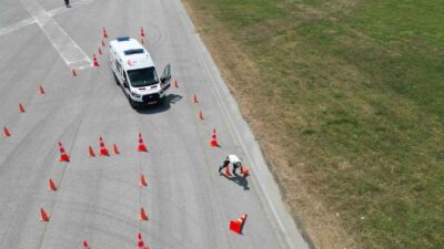 Bursa’da ambulans sürüş eğitimcilerine güvenli sürüş eğitimi verildi