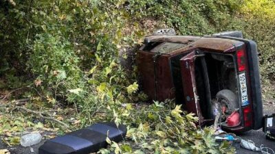 Bursa’da otomobil devrildi: Yaralılar var