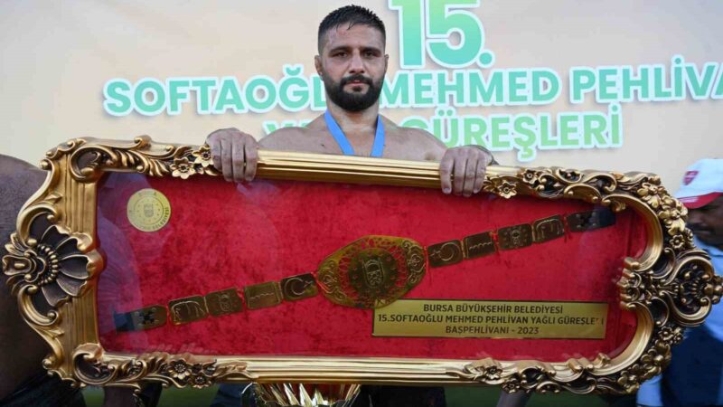 Başpehlivan Serhat Gökmen oldu Bursa Büyükşehir Belediyesi tarafından düzenlenen 15. Softaoğlu Mehmed Pehlivan Yağlı