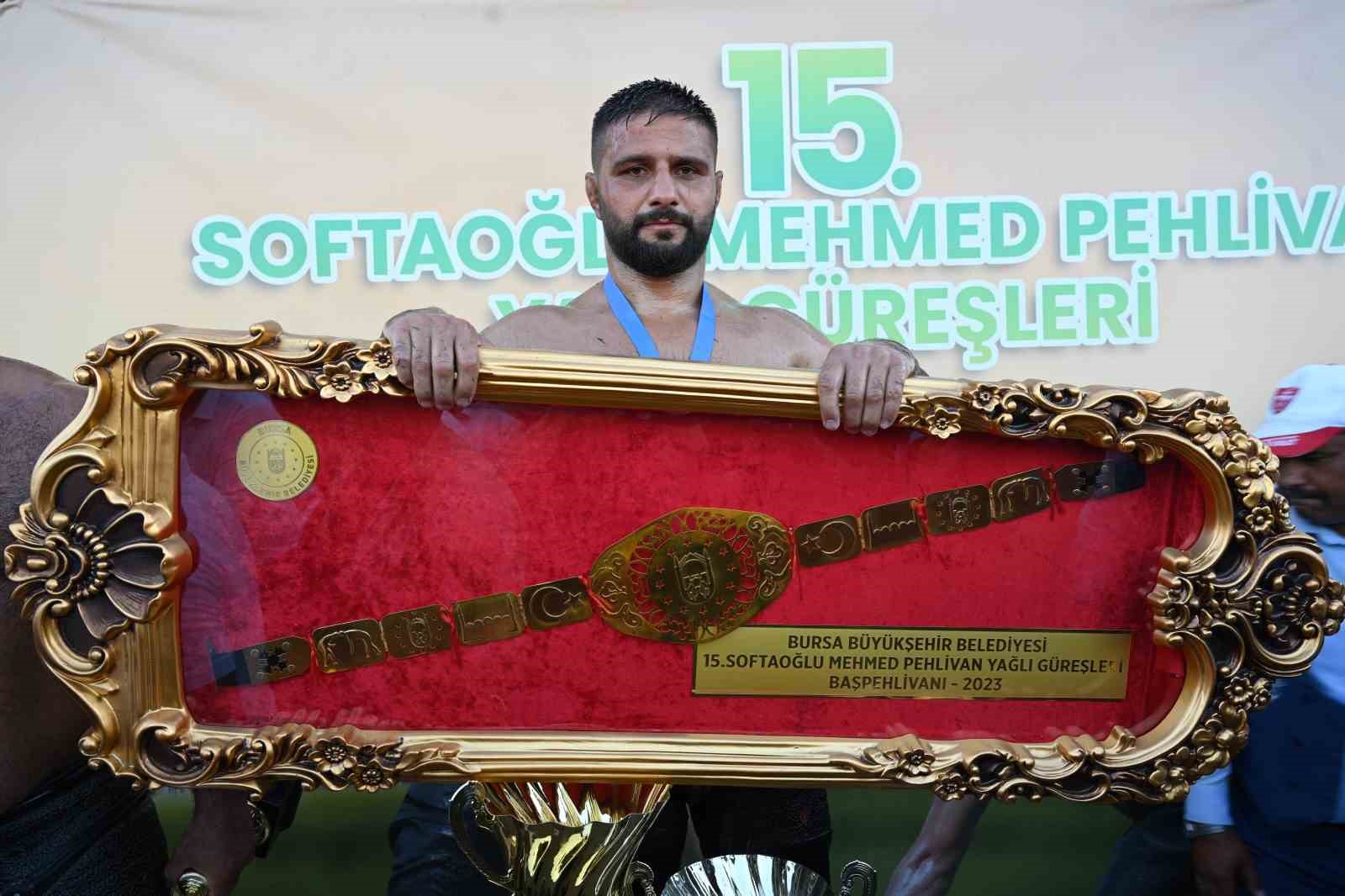 Başpehlivan Serhat Gökmen oldu Başpehlivan Serhat Gökmen oldu