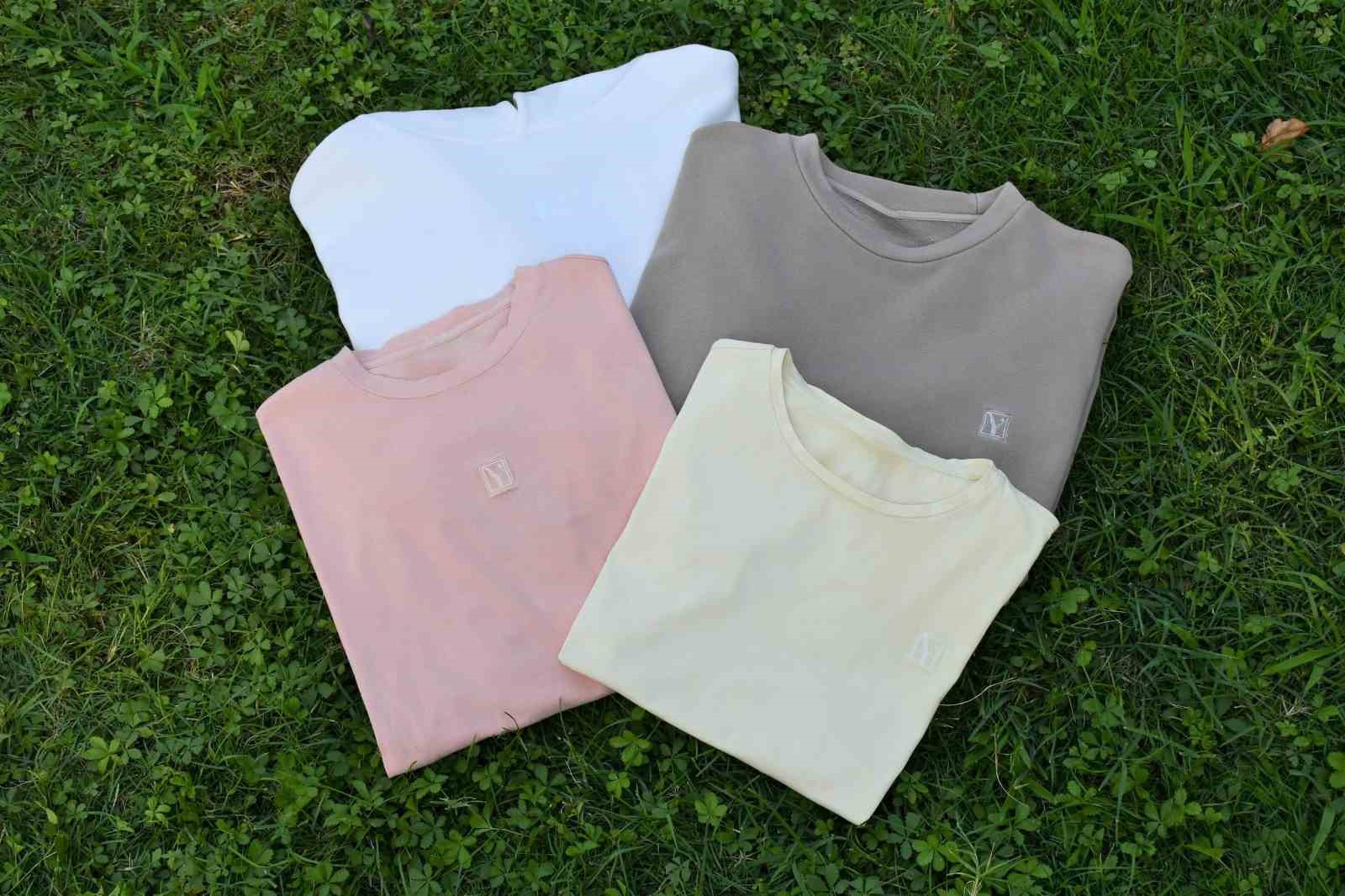 Yeşim üretti! Bu tişörtler doğada yok oluyor