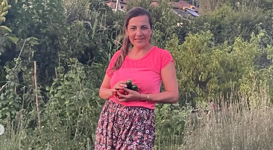 Bursalı oyuncu şalvar giyip sebze topladı!