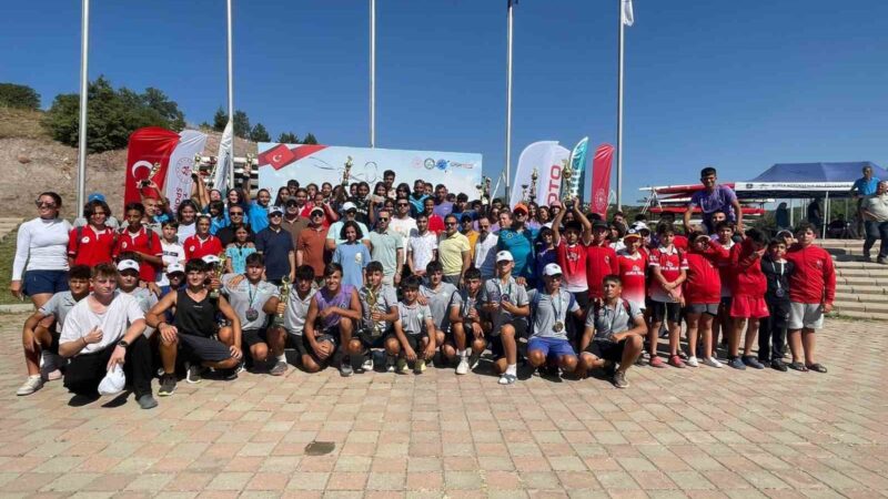 Bursalı kanoculardan 33 madalya 3 kupa! Durgunsu Kano Türkiye Şampiyonası Yarışları 3-5 Ağustos 2023 tarihleri arasında