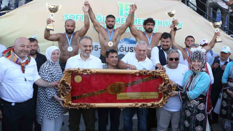 Bursa Büyükşehir Belediyesporlu güreşçiler 12 madalya kazandı Bursa Büyükşehir Belediyesi tarafından düzenlenen ve CW Enerji Türkiye Yağlı